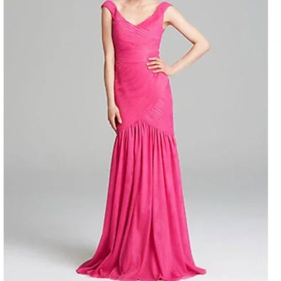 Monique Lhuillier Barbiecore Pink Tulle Double V Mermaid Formal Maxi Gown Size 6 - Picture 1 of 13
